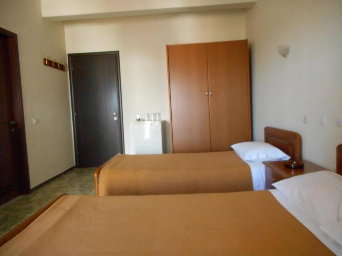 Parissas Hotel Tsotílion Zewnętrze zdjęcie